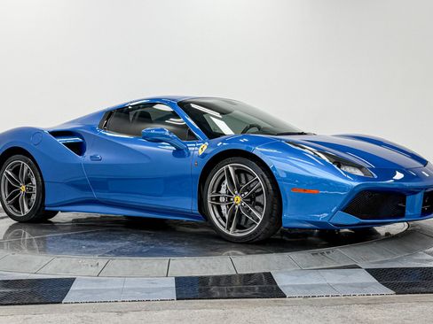 Used 2018 Ferrari 488 Spider RWD image 31