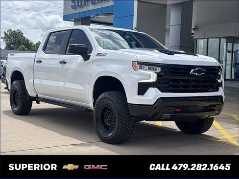 Used 2025 Chevrolet Silverado 1500 LT Trail Boss w/ Convenience Package II AWD/4WD image 1