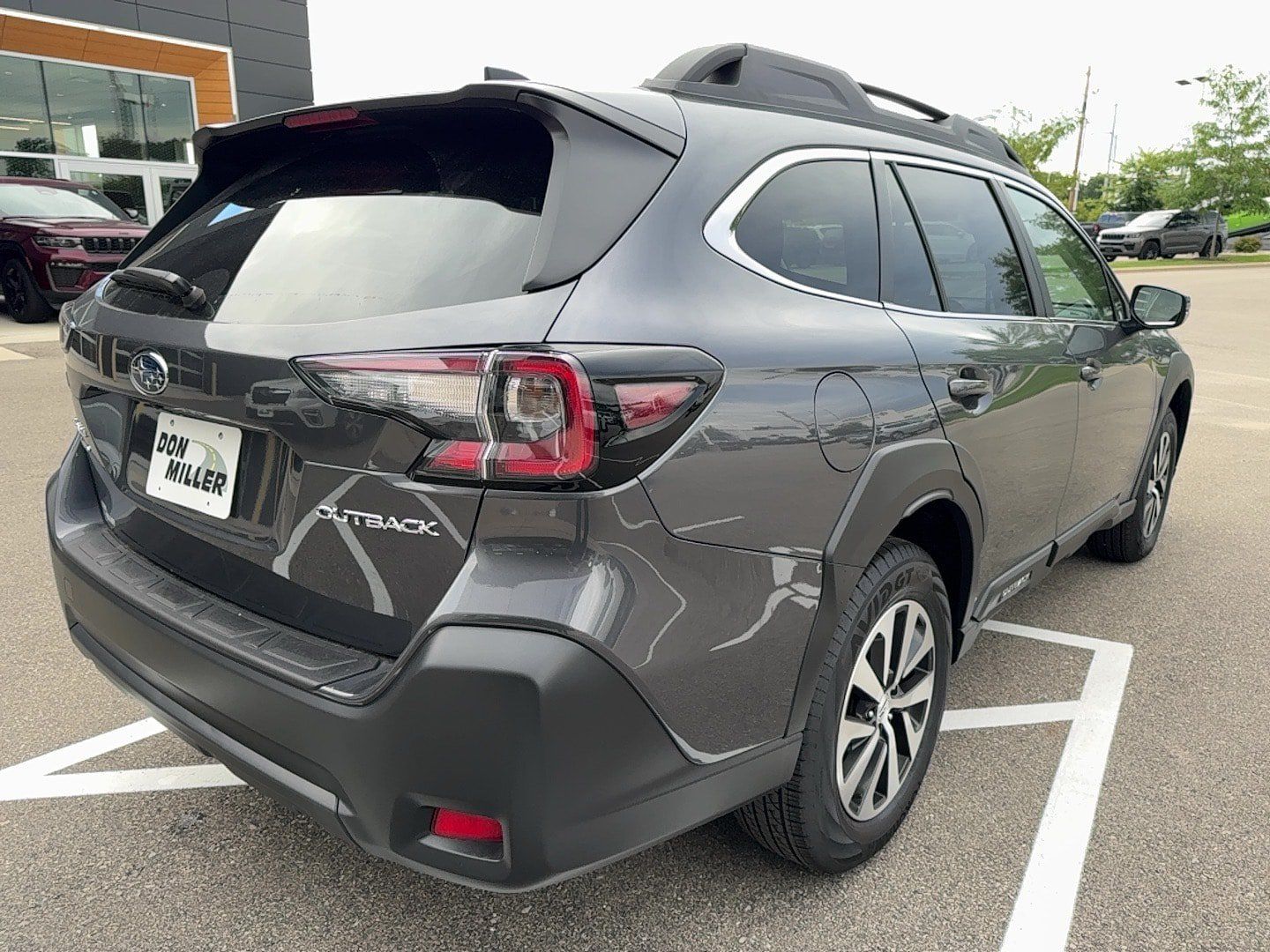 Used 2025 Subaru Outback Premium AWD/4WD image 7