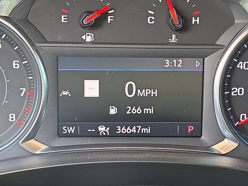 Used 2023 Chevrolet Traverse RS FWD image 27