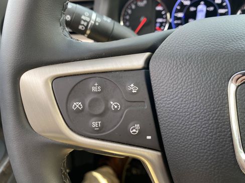 Used 2023 GMC Acadia Denali w/ Denali Technology Package AWD/4WD image 32
