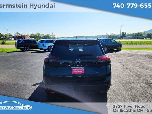 Used 2024 Nissan Rogue S AWD/4WD image 18