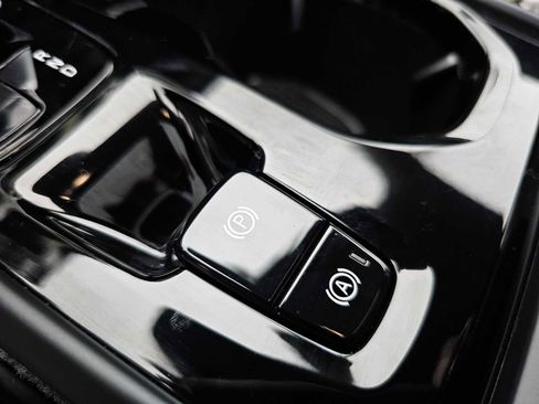 Certified 2024 Volvo XC40 B5 Plus w/ Protection Package Premier image 35