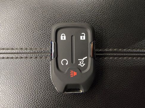 Used 2023 GMC Terrain SLT image 32