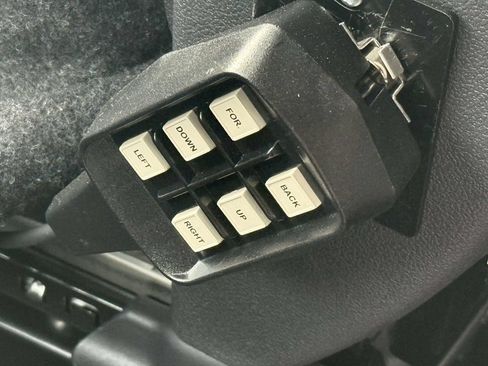 Used 2024 Toyota Sienna XLE FWD image 24
