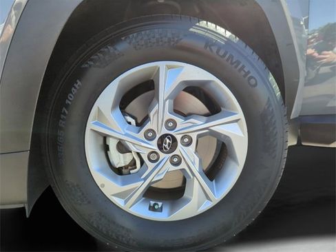 Used 2024 Hyundai Tucson SE image 46