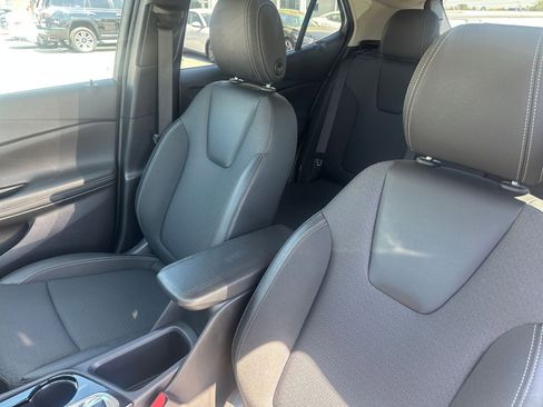 Used 2025 Buick Encore GX Preferred FWD image 35