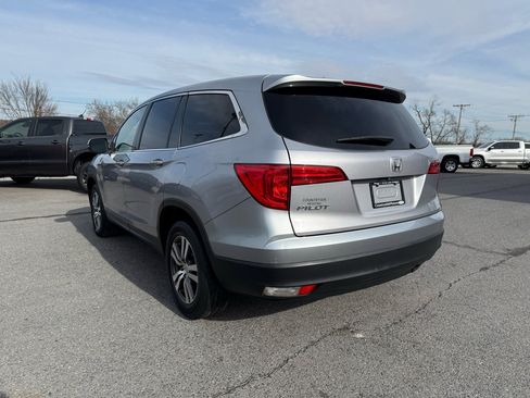Used 2017 Honda Pilot EX image 4