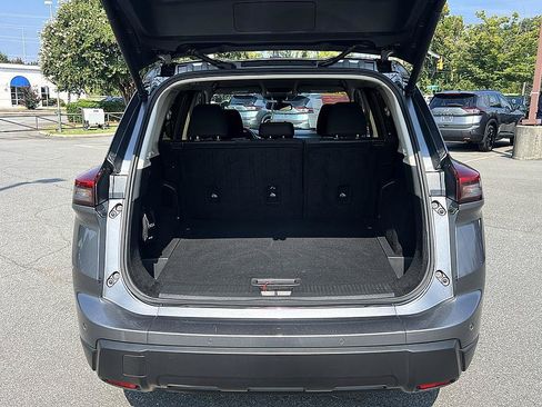 Certified 2025 Nissan Rogue SV FWD image 15