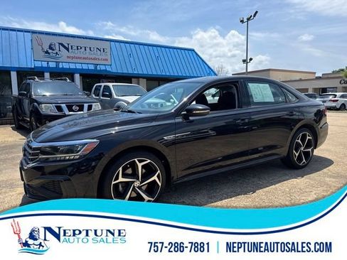 Used 2020 Volkswagen Passat 2.0T R-Line FWD image 1