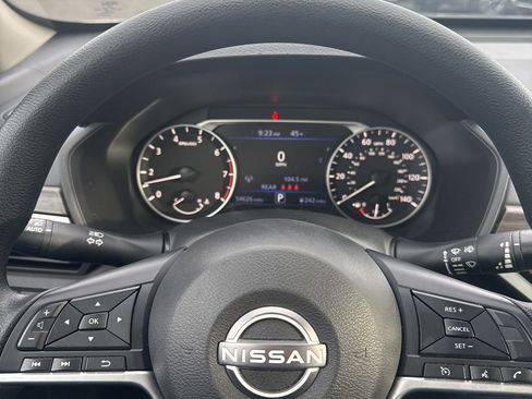 Used 2024 Nissan Altima 2.5 SV image 12