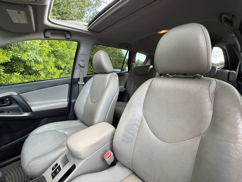 Used 2011 Toyota RAV4 Limited w/ Limited Extra Value Pkg AWD/4WD image 34