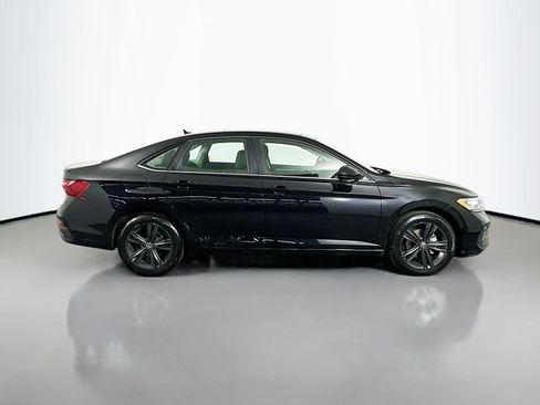 Used 2024 Volkswagen Jetta SE FWD image 9
