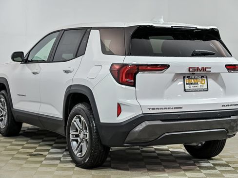 New 2027 GMC Terrain Elevation w/ LPO, Floor Liner Package AWD/4WD image 4