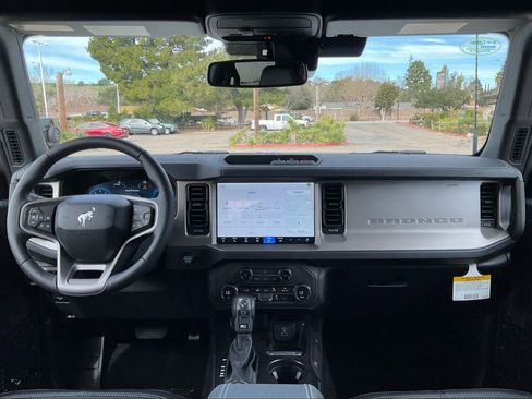 New 2025 Ford Bronco Outer Banks image 40