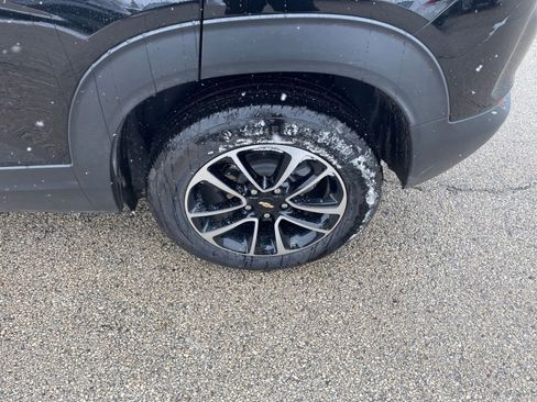 Used 2025 Chevrolet TrailBlazer LT image 30