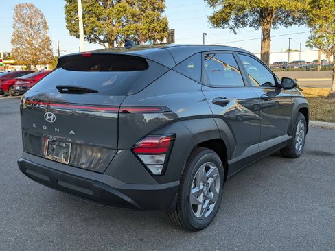 New 2026 Hyundai Kona SE image 5