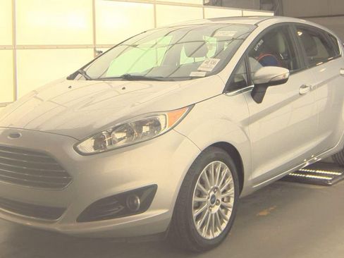 Used 2016 Ford Fiesta Titanium FWD image 1