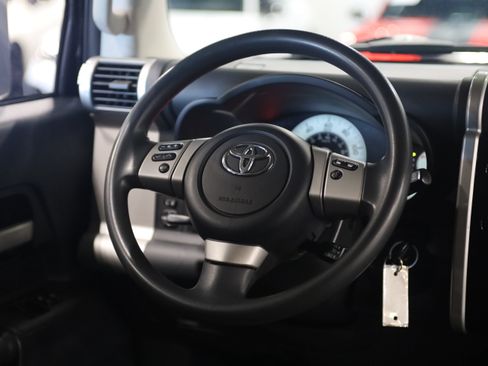 Used 2012 Toyota FJ Cruiser 4WD w/ Convenience Pkg image 26