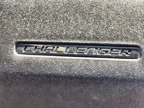 Used 2013 Dodge Challenger SXT RWD image 8