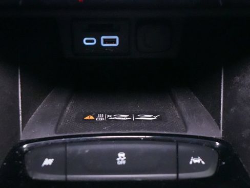 Used 2023 Chevrolet Bolt EUV LT w/ Convenience Package FWD image 34