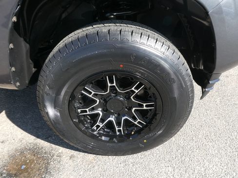 Used 2019 Toyota Tacoma SR5 image 30