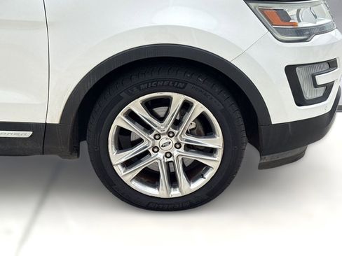 Used 2016 Ford Explorer Limited image 11