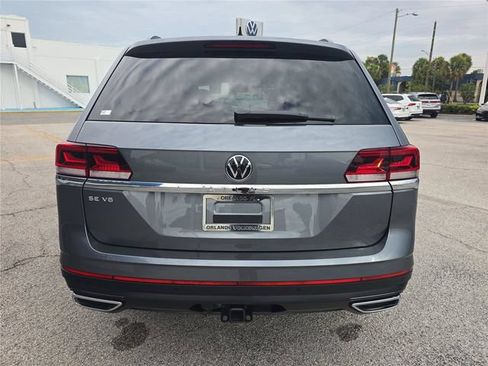 Used 2023 Volkswagen Atlas SE w/ Panoramic Sunroof Package FWD image 4