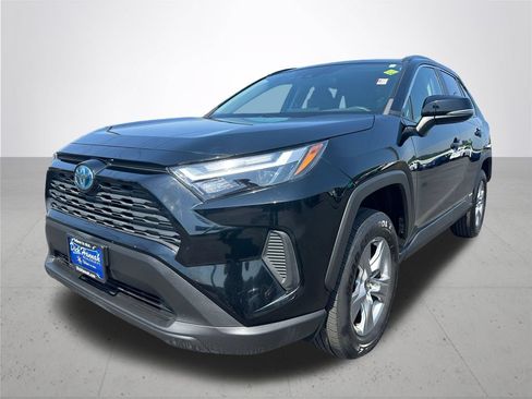 Used 2023 Toyota RAV4 XLE AWD/4WD image 2