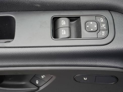 Used 2025 Mercedes-Benz Sprinter 2500 image 9