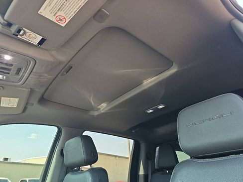Used 2020 GMC Sierra 2500 Denali w/ Denali Ultimate Package AWD/4WD image 16