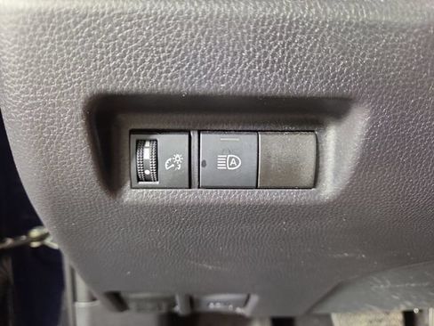 Used 2025 Toyota RAV4 XLE AWD/4WD image 26