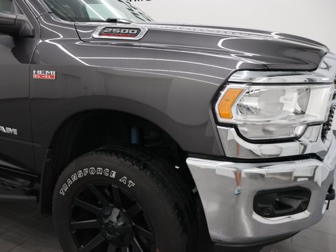 Used 2022 RAM 2500 Big Horn w/ Level C Equiment Group AWD/4WD image 23