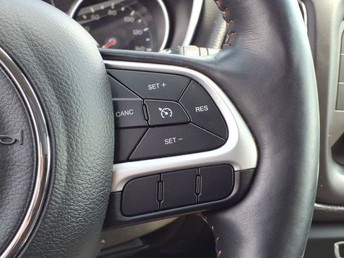 Used 2018 Jeep Compass Latitude w/ Cold Weather Group AWD/4WD image 21