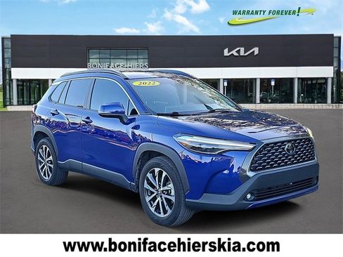 Used 2022 Toyota Corolla Cross XLE image 1