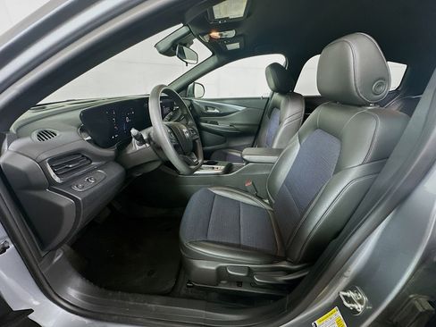 Used 2025 Buick Envista Preferred image 13