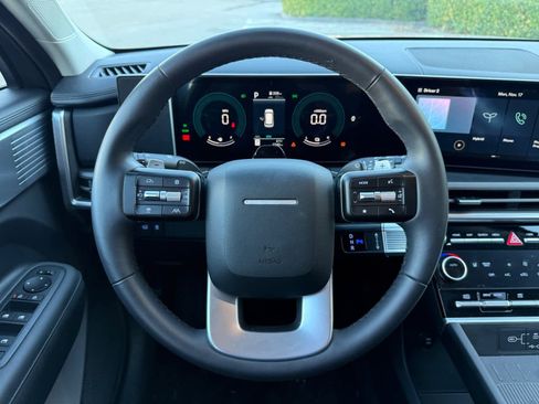 Used 2025 Hyundai Santa Fe SEL image 15