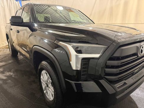 Used 2024 Toyota Tundra SR5 w/ SR5 Convenience Package AWD/4WD image 10