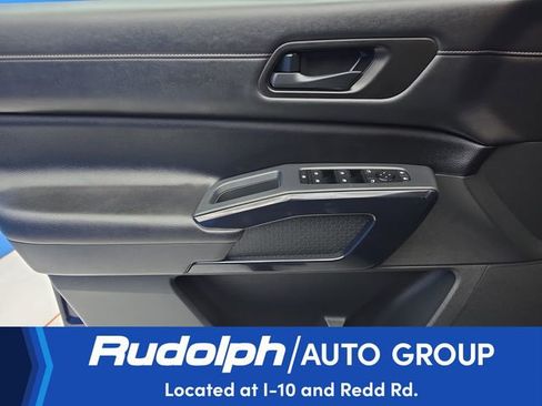 Used 2025 Nissan Pathfinder SV AWD/4WD image 11