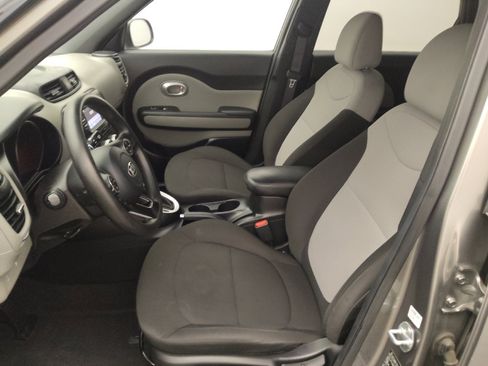 Used 2019 Kia Soul FWD image 17
