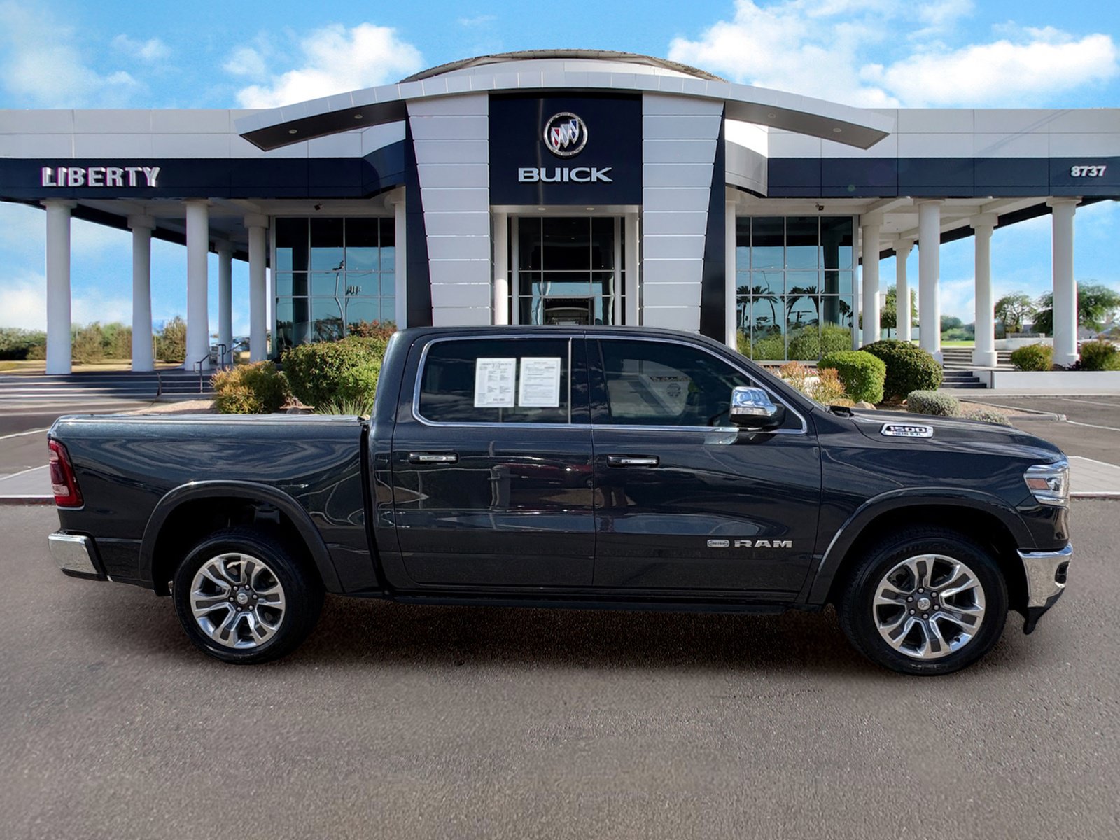 Used 2019 RAM 1500 Limited AWD/4WD image 2