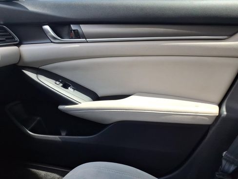 Used 2018 Honda Accord LX image 25