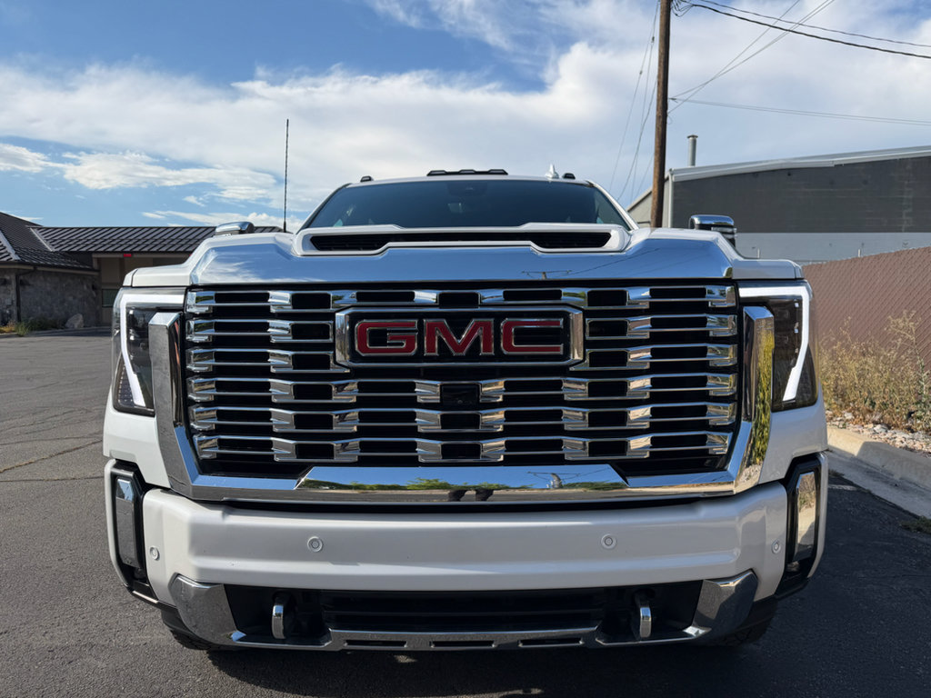 Used 2024 GMC Sierra 3500 Denali w/ Denali Reserve Package AWD/4WD image 10