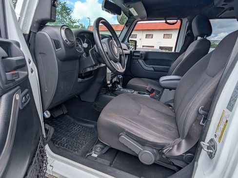 Used 2017 Jeep Wrangler Unlimited Sport w/ Quick Order Package 24S AWD/4WD image 11