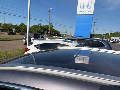 Used 2022 Honda CR-V Touring image 8
