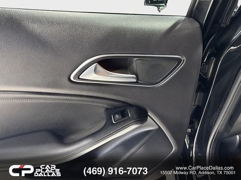 Used 2020 Mercedes-Benz GLA 250 4MATIC w/ Premium Package image 18