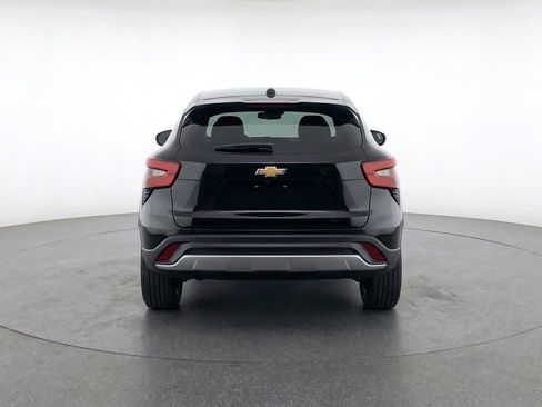 Used 2025 Chevrolet Trax LT FWD image 7