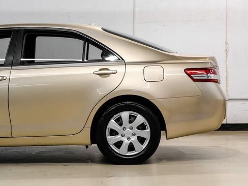 Used 2011 Toyota Camry LE w/ Fleet Convenience Pkg FWD image 17