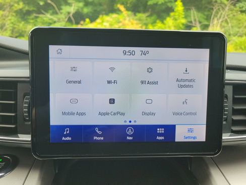 Used 2021 Ford Explorer XLT w/ Equipment Group 202A RWD image 21