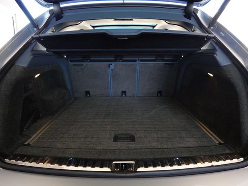 Used 2022 Bentley Bentayga AWD/4WD image 23